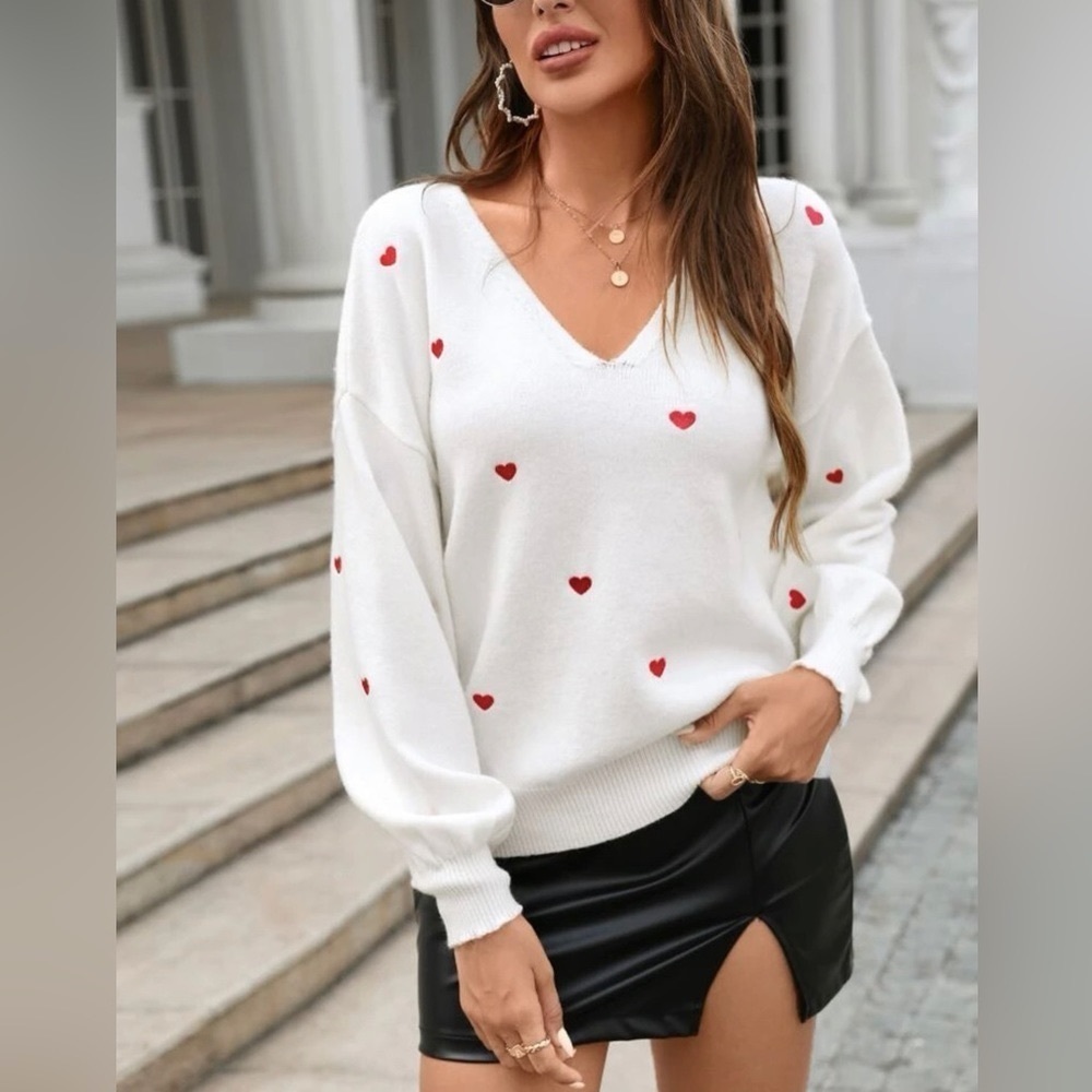 Perfect VALENTINES White Pullover Sweater Red Hearts